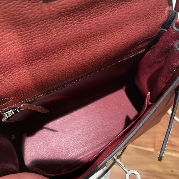 🟥Sold🟥Hermes Kelly 25 in luxe Burgundy color PHW - Picture 15 of 16